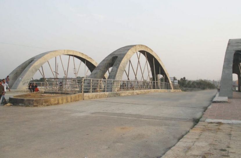 উত্তরার দিয়াবাড়িতে  ব্রিজ এলাকায় ছিনতাই আতঙ্ক