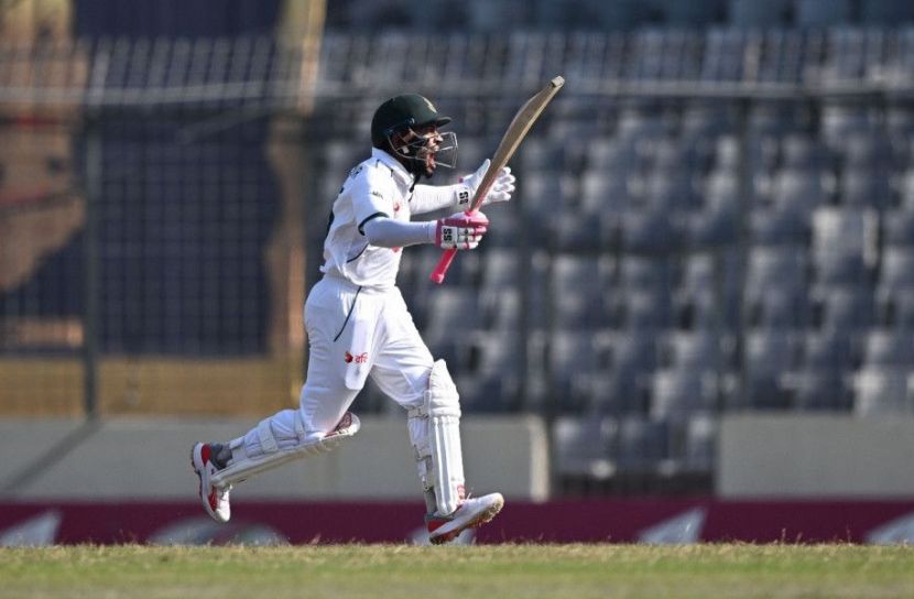 সেঞ্চুরিতে শততম টেস্ট রাঙালেন মুশফিক