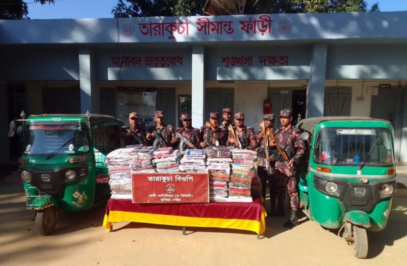 ফেনী সীমান্তে এক কোটি টাকার ভারতীয় মালামাল উদ্ধার