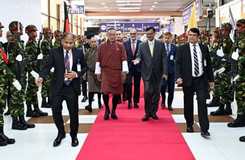 রাষ্ট্রীয় সফর শেষে ঢাকা ছাড়লেন ভুটানের প্রধানমন্ত্রী