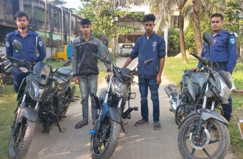 নোয়াখালীতে ৫ চোরাই মোটরসাইকেল উদ্ধার, বিএনপি নেতার ভাইসহ গ্রেপ্তার ৪