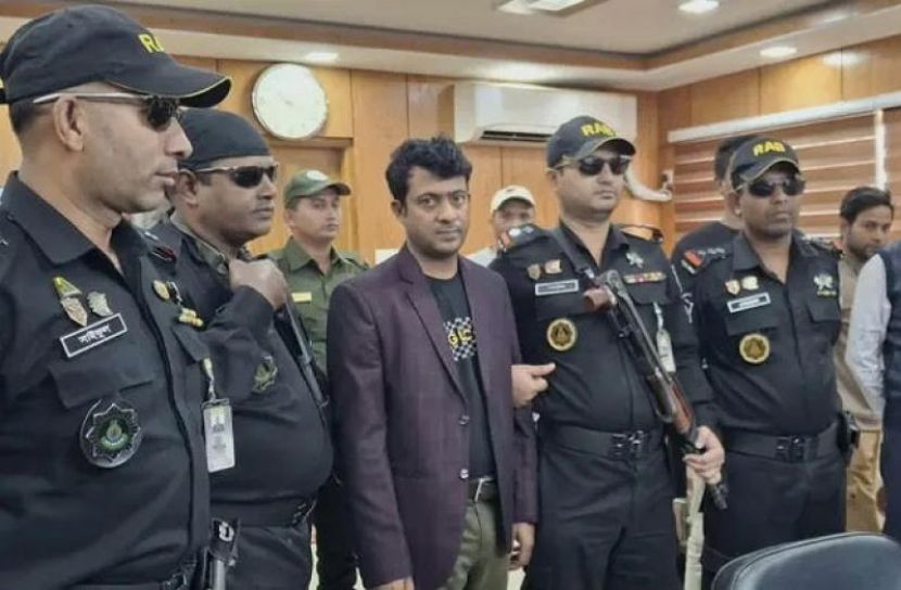 নোয়াখালীতে আনসার ভিডিপি ব্যাংকের কোটি টাকা আত্মসাৎ, ব্যবস্থাপক গ্রেপ্তার