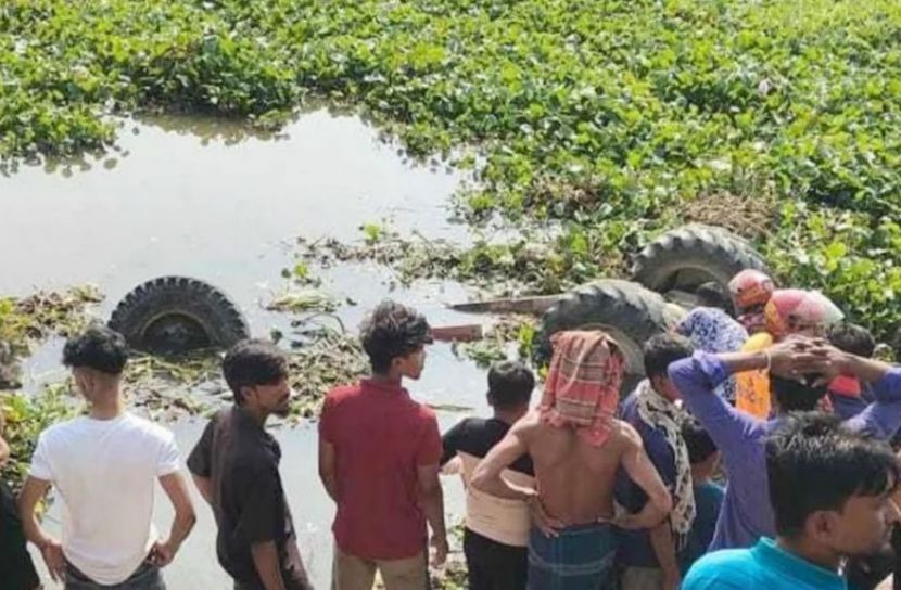 তিতাসে ট্রলি উল্টে এক পরিবারের ৩ নারী নিহত