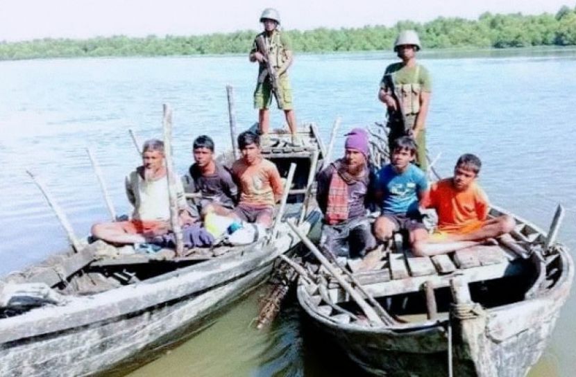 টেকনাফে ছয় জেলে ধরে নিল আরাকান আর্মি