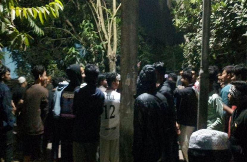 মুন্সীগঞ্জে কুরআন পোড়ানোর অভিযোগে পিতাপুত্র আটক