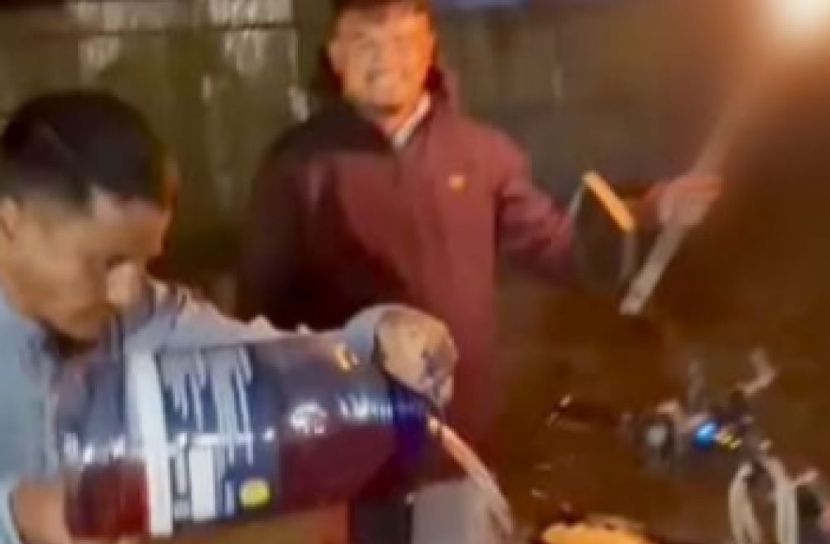 আগুনের মাঝে জন্মদিন, পুড়ল মোটরসাইকেল