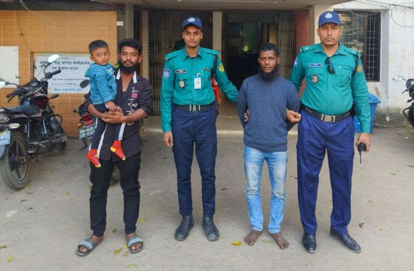 গ্রেফতার অপহরণকারী ও উদ্ধারকৃত শিশু। ছবি: পুলিশের সৌজন্যে