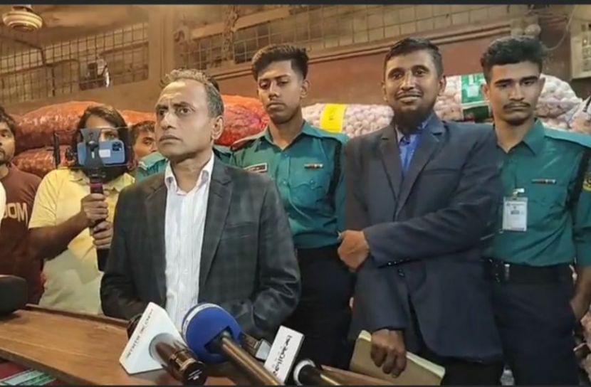 চট্টগ্রামে আমদানিকৃত পেঁয়াজে অতিরিক্ত দাম: দুই প্রতিষ্ঠানকে ৯০ হাজার টাকা জরিমানা