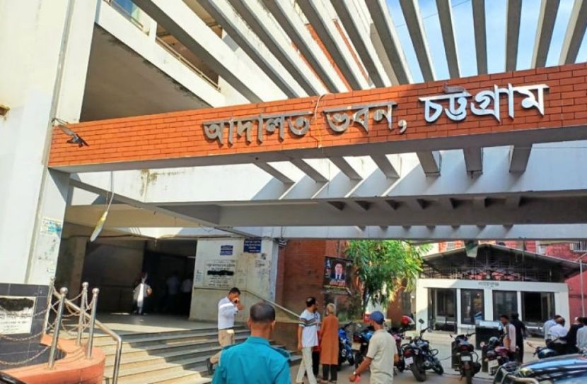 চট্টগ্রামে বৃদ্ধাকে মারধর, ছেলে ও পুত্রবধূর বিরুদ্ধে মামলা