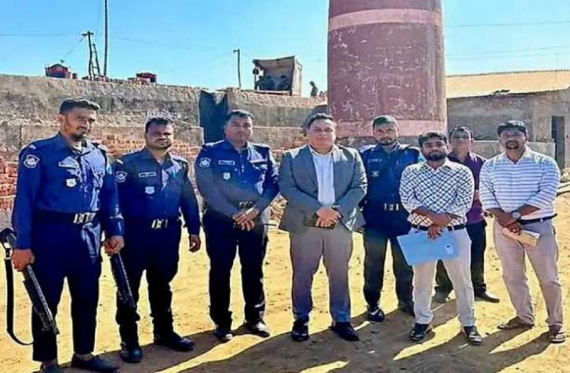 লোহাগাড়ায় অবৈধ ইটভাটা বন্ধে অভিযান