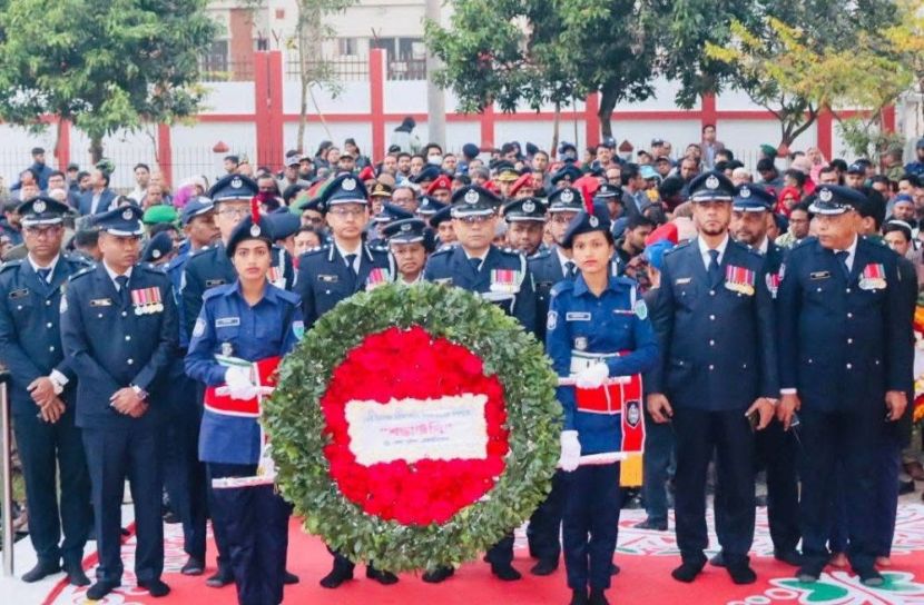 মহান বিজয় দিবসে শহিদদের প্রতি জেলা পুলিশের শ্রদ্ধা