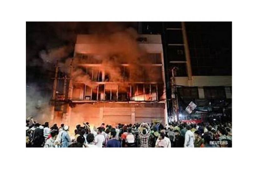 আক্রান্ত প্রথম  আলো ও ডেইলি স্টার