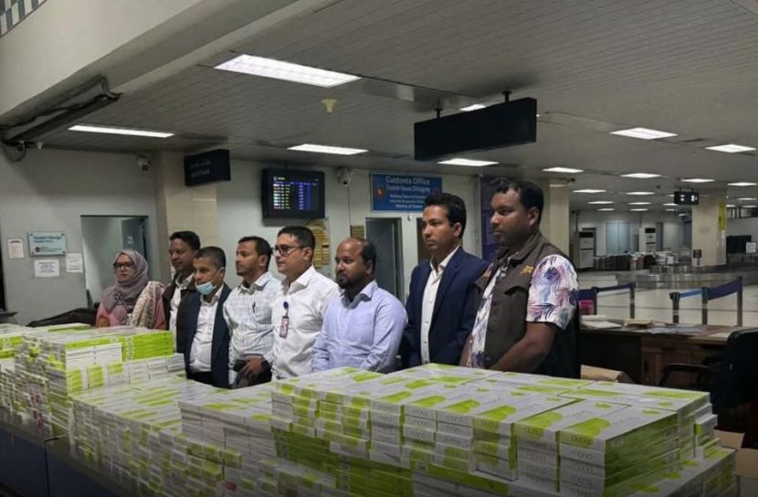 চট্টগ্রাম বিমানবন্দরে ৩০ লাখ টাকার বিদেশি সিগারেট জব্দ