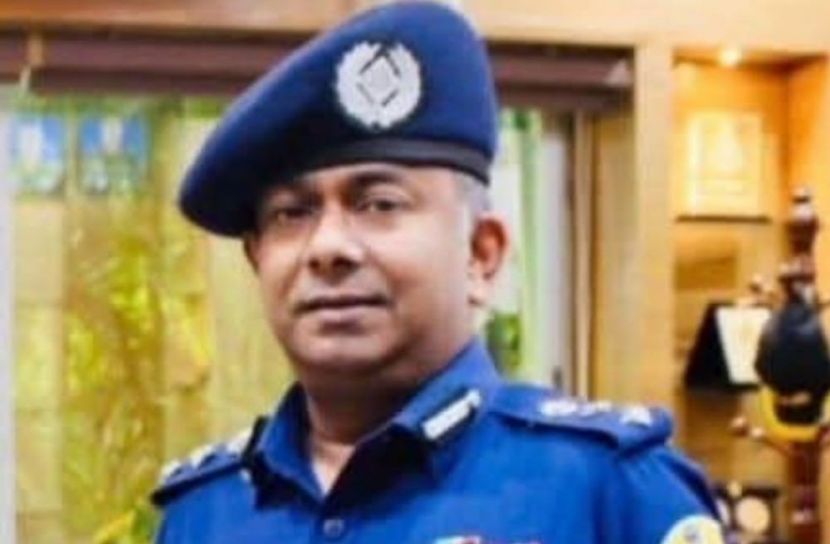 কক্সবাজারে নিরাপত্তার ভরসা আপেল মাহমুদ, তাই আপাতত বদলি নয়