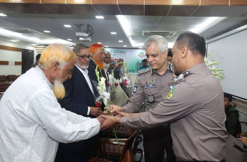 সিএমপির উদ্যোগে পুলিশ বাহিনীর বীর মুক্তিযোদ্ধাদের সংবর্ধনা