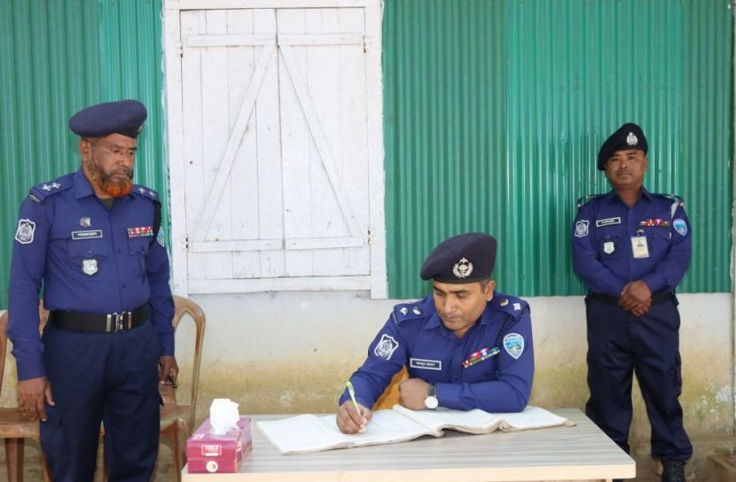 চিম্বুক ক্যাম্প পরিদর্শনে বান্দরবান পুলিশ সুপার