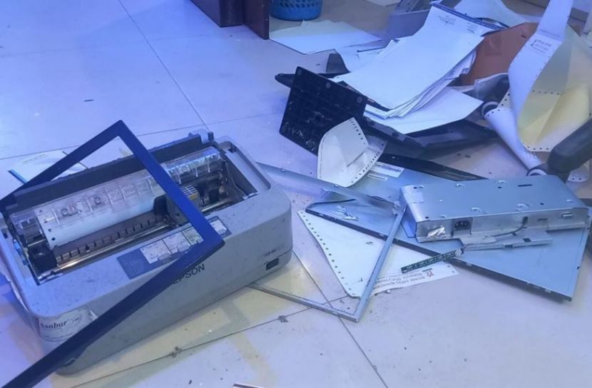 বেগমগঞ্জের চৌমুহনীতে হাসপাতালে হামলার প্রতিবাদে মানববন্ধন