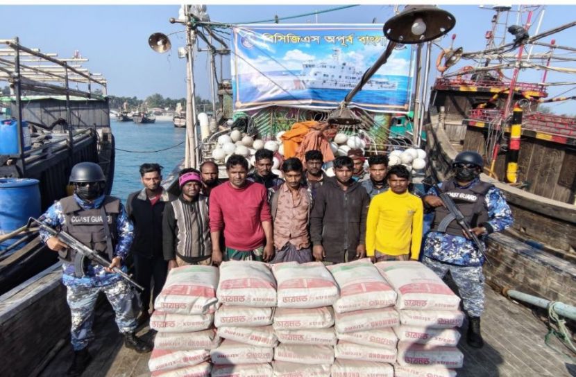 ছবি: কোস্ট গার্ডের সৌজন্যে