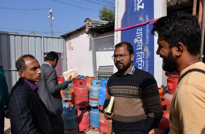 চট্টগ্রামে বাজার তদারকিতে ৫ প্রতিষ্ঠানকে জরিমানা