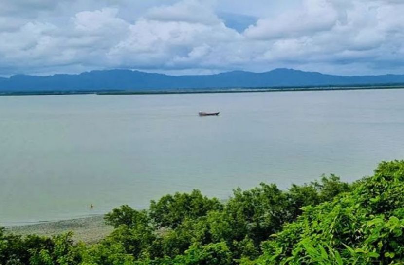 মিয়ানমারের ভেতরে টানা গোলাগুলি, বাংলাদেশী জেলে গুলিবিদ্ধ