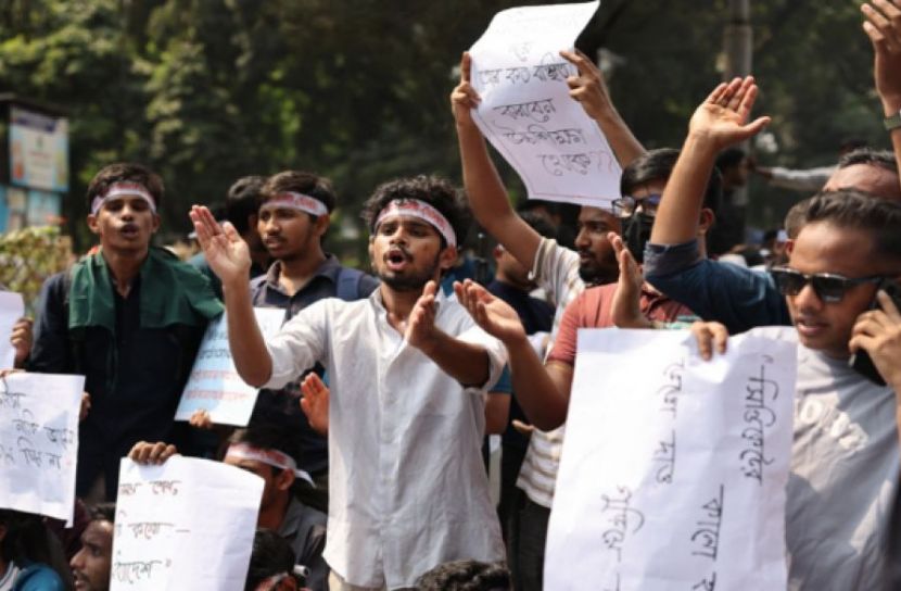 ৩ দিন পর আবারও  ফের ঘোষণা দিয়ে সড়ক  ছাড়লেন শিক্ষার্থীরা