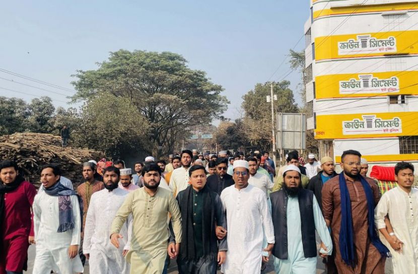 ইবিতে শহীদ হাদির হত্যার বিচার দাবিতে মুক্তিকামী জনতার বিক্ষোভ