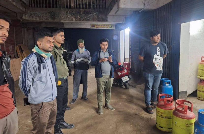 মনোহরদীতে অতিরিক্ত দামে গ্যাস বিক্রি করায় দোকানদারকে  জরিমানা