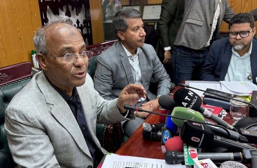 ব্রিফিংয়ে যশোর ইস্যু, প্রশ্ন এড়িয়ে বললেন কৃষি ছাড়া উত্তর দেব না: স্বরাষ্ট্র উপদেষ্টা