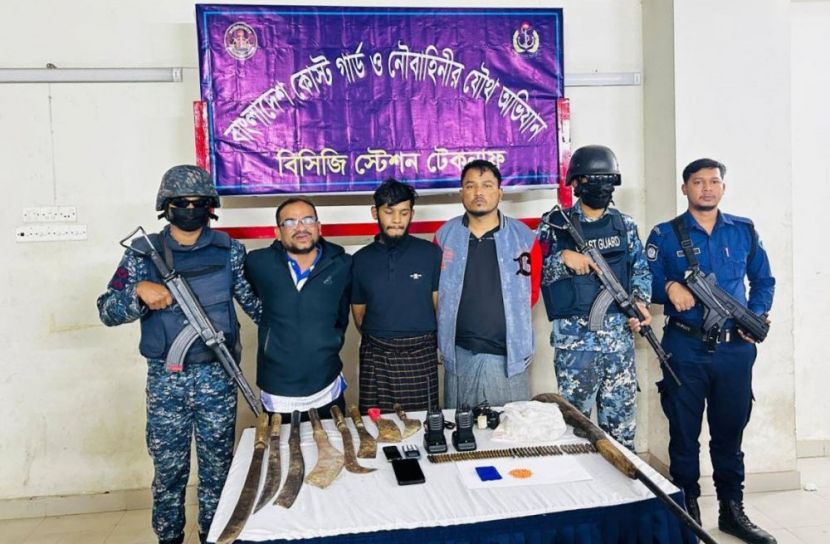 ছবি: কোস্ট গার্ডের সৌজন্যে