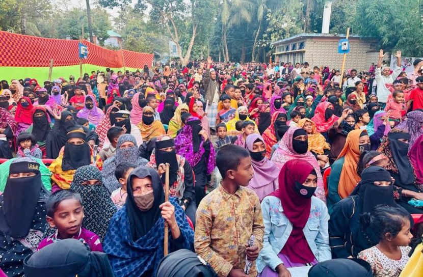 নোয়াখালীতে ধানের শীষের উঠান বৈঠকে নারীদের ঢল