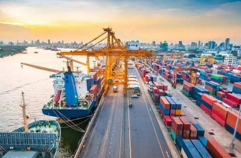 চট্টগ্রাম বন্দরে কর্মবিরতি শনিবার, রোববার আরও কঠোর কর্মসূচির হুঁশিয়ারি