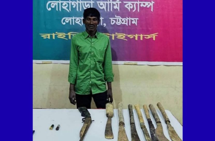 লোহাগাড়ায় যৌথবাহিনীর অভিযানে অস্ত্রসহ গ্রেপ্তার কালা বাবুল