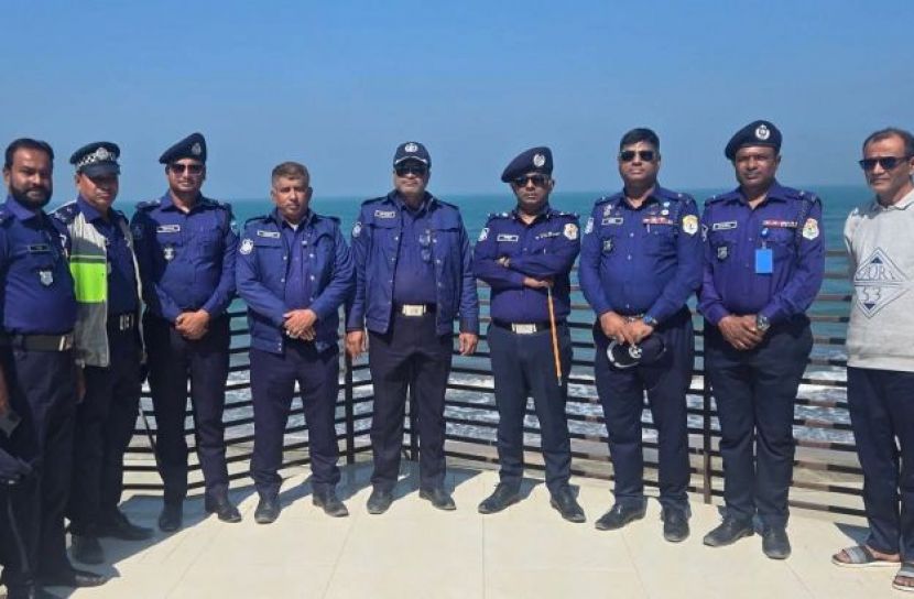 পর্যটকদের হয়রানি রোধে কক্সবাজার টুরিস্ট পুলিশের তৎপরতা