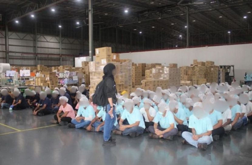 মালয়েশিয়ায় অভিযানে বাংলাদেশিসহ ৭৭ অবৈধ অভিবাসী আটক