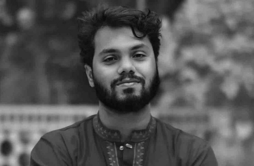 শহীদ ওসমান হাদির পরিবারকে ফ্ল্যাটের দলিল তুলে দিলেন প্রধান উপদেষ্টা