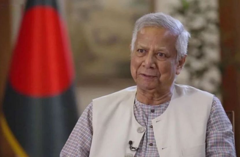 গুলশানে মডেল  হাই স্কুল অ্যান্ড কলেজ ভোট দিলেন প্রধান উপদেষ্টা