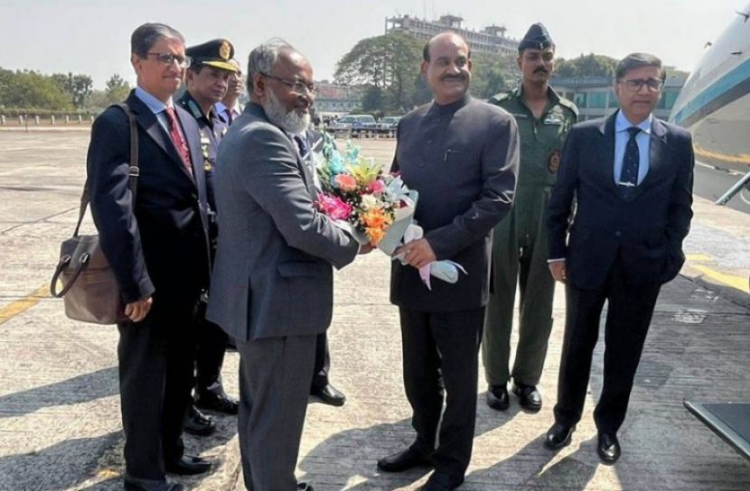 ঢাকায় এসেছেন ভারতের লোকসভার স্পিকার ও পররাষ্ট্র সচিব