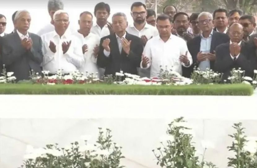 শহীদ প্রেসিডেন্ট জিয়াউর রহমান ও সাবেক প্রধানমন্ত্রী খালেদা জিয়ার কবরে প্রধানমন্ত্রীর শ্রদ্ধা  