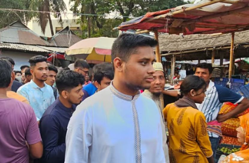 চাঁদা তুলতে আসলে খুঁটির সঙ্গে বেঁধে রাখবেন: হাসনাত আবদুল্লাহ