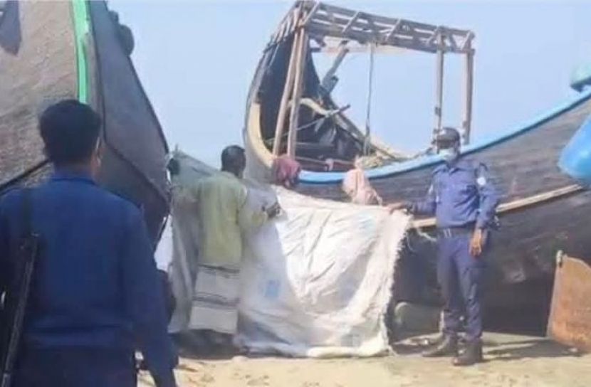 কক্সবাজার সমুদ্র সৈকত থেকে তরুণ-তরুণীর মরদেহ উদ্ধার