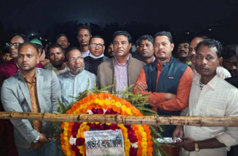 শ্রদ্ধার ফুলে সিক্ত পেকুয়া কেন্দ্রীয় শহীদ মিনার: প্রথম প্রহরে জনতার ঢল