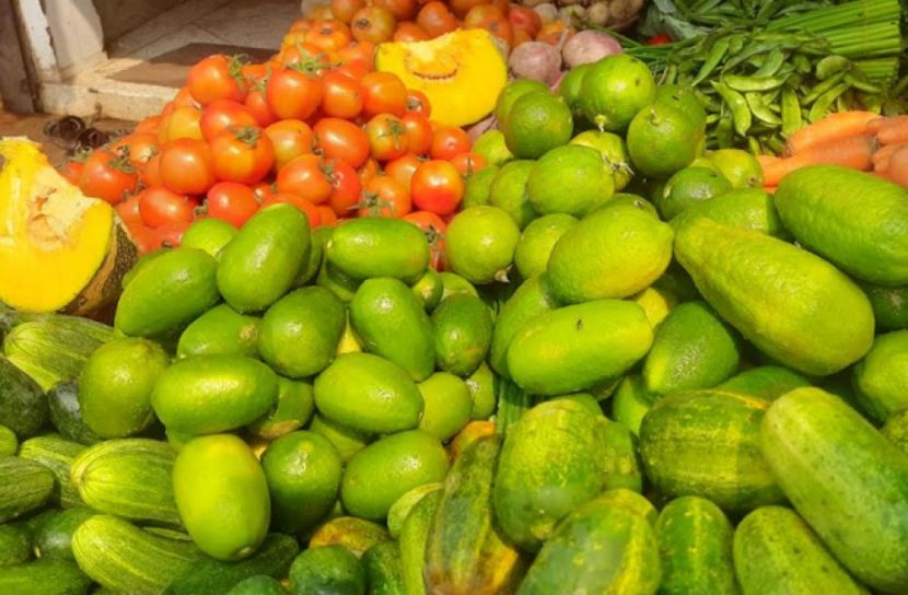 লেবুর দাম কমলেও সবজিতে স্বস্তি নেই