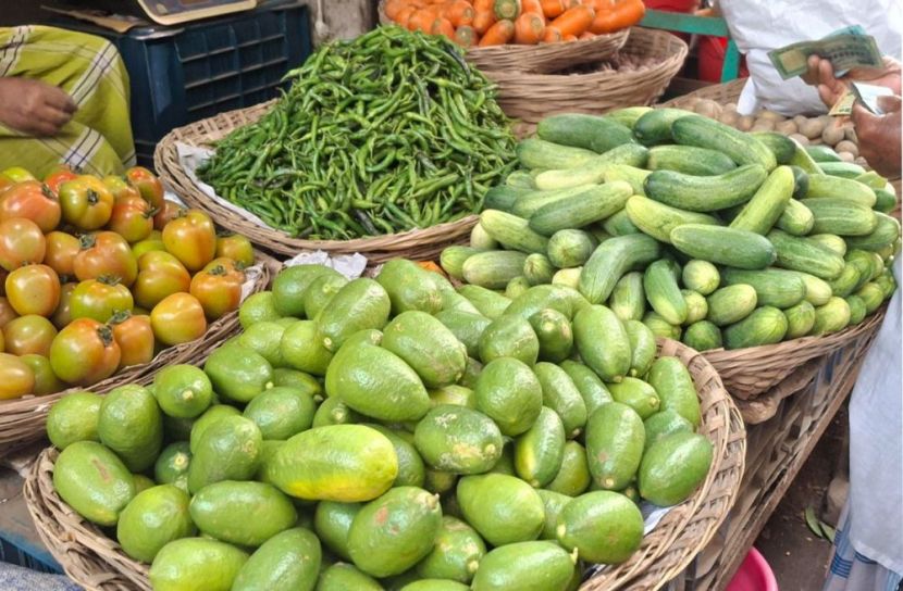 বাড়তি সবজির দাম, লেবুতে অস্বস্তি