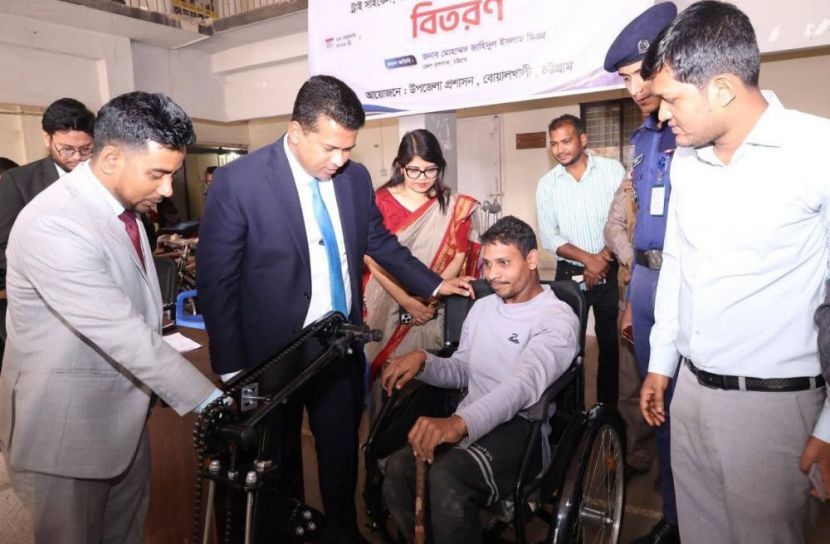 মানবিক ডিসি জাহিদের স্পর্শে বদলে গেল দুই প্রতিবন্ধীর জীবন