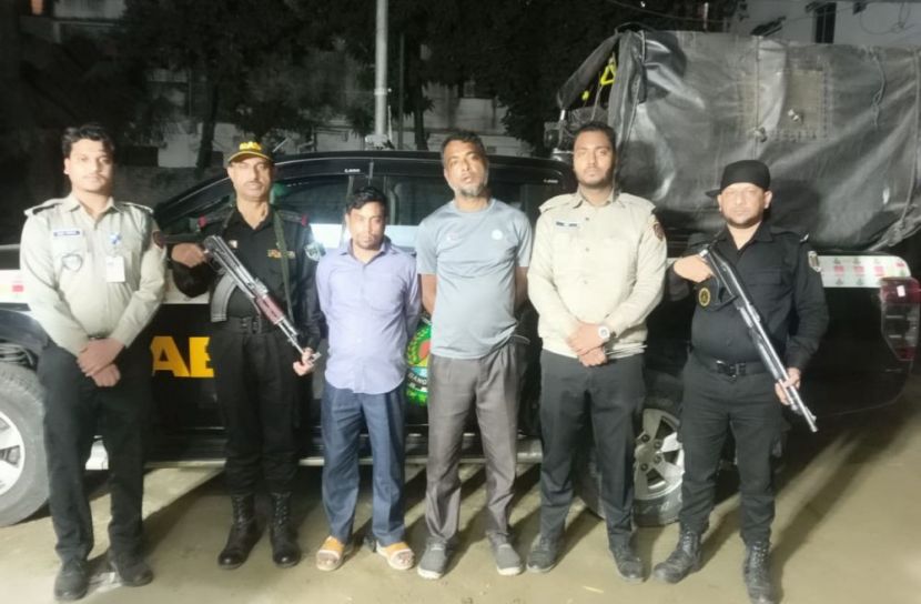 নোয়াখালীতে প্রাইভেটকারে ইয়াবা পাচার, গ্রেপ্তার ২