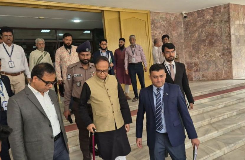 পদত্যাগের খবর শুনে কেন্দ্রীয় ব্যাংক ত্যাগ করলেন গভর্নর আহসান এইচ মনসুর