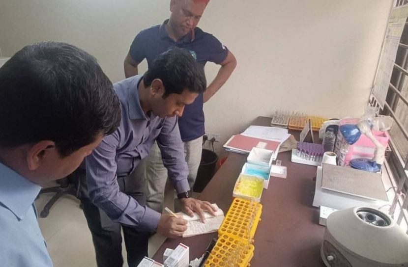 মনোহরদীতে ভ্রাম্যমাণ আদালতের অভিযান: অনুমোদনহীন কীট ও মেয়াদোত্তীর্ণ ঔষধে ১ লাখ টাকা জরিমানা