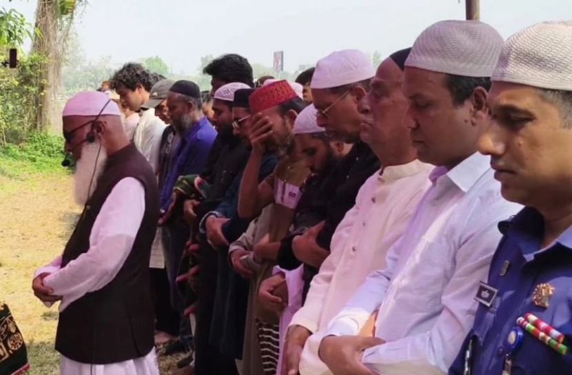 জয়নুল আবদীন ফারুকের স্ত্রীর দাফন সম্পন্ন: সেনবাগে শেষ বিদায়ে অশ্রুসিক্ত পরিবেশ