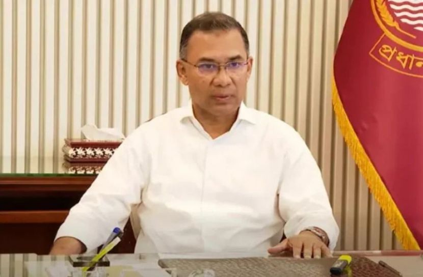 বিমানবন্দরে আটকে পড়া যাত্রীদের খোঁজ নিলেন প্রধানমন্ত্রী তারেক রহমান