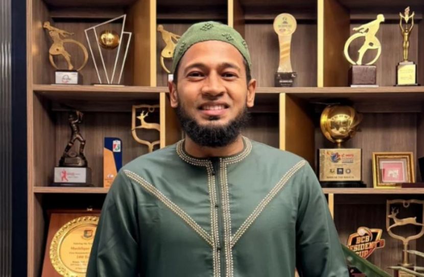 অবশেষে দেশে ফিরলেন মুশফিক